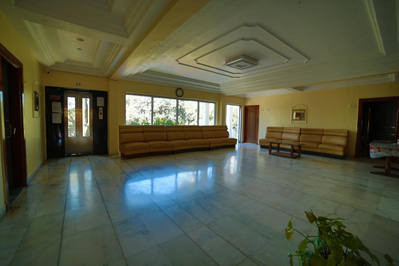 Hotel Sheratone Mount Abu Bagian luar foto