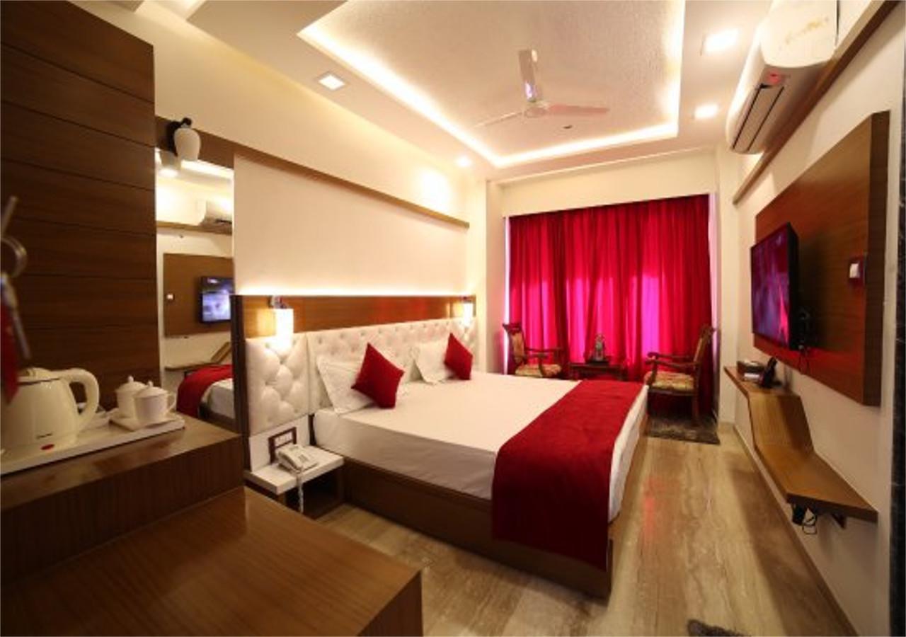Hotel Sheratone Mount Abu Bagian luar foto