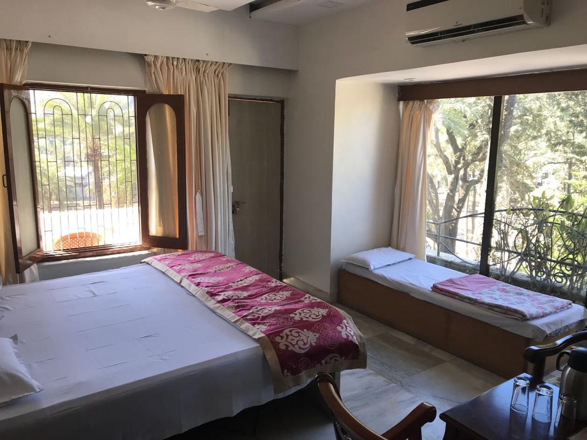 Hotel Sheratone Mount Abu Bagian luar foto