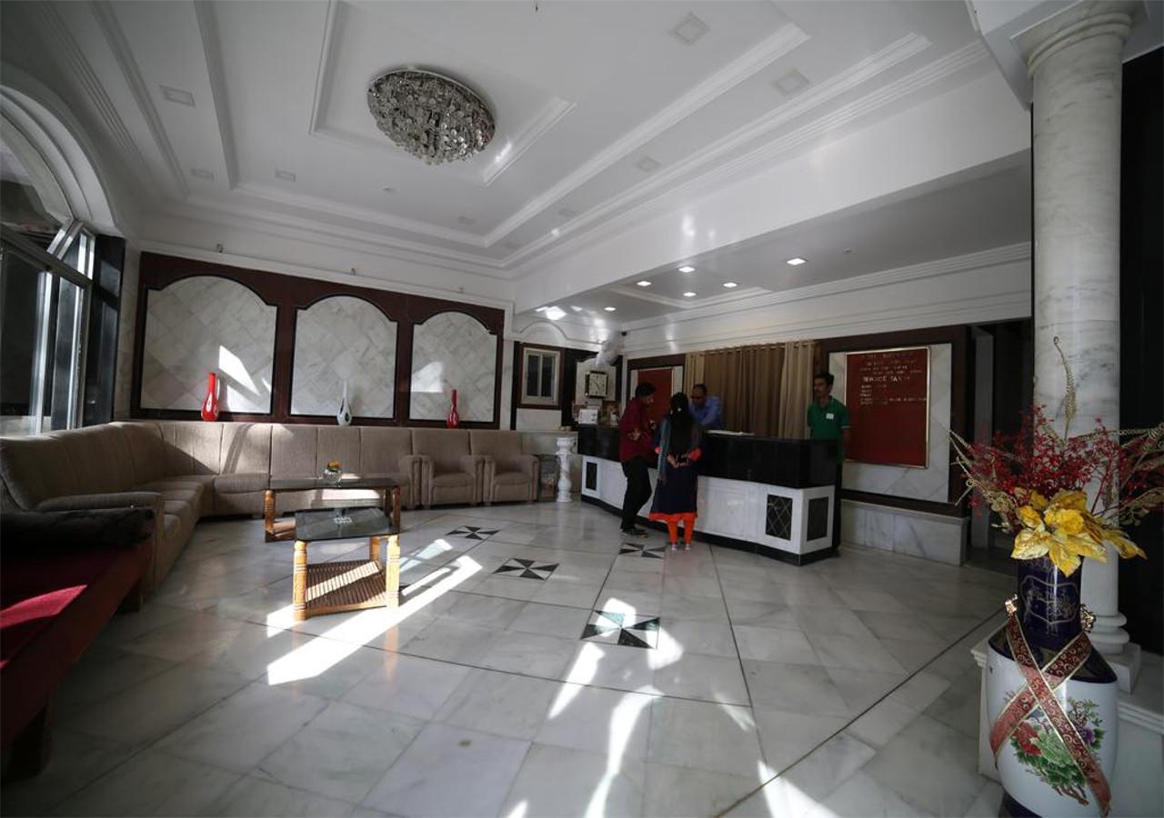 Hotel Sheratone Mount Abu Bagian luar foto