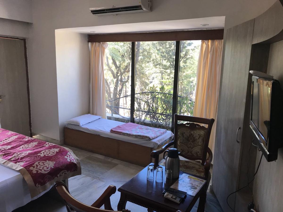 Hotel Sheratone Mount Abu Bagian luar foto
