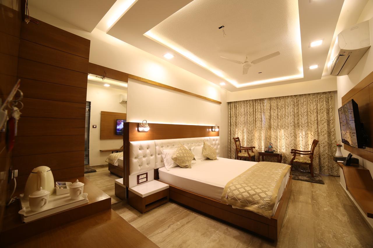 Hotel Sheratone Mount Abu Bagian luar foto