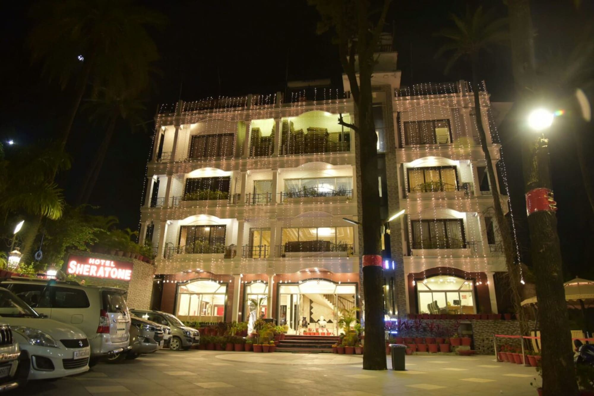 Hotel Sheratone Mount Abu Bagian luar foto